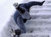 Переломы, растяжения, ушибы: появились фото ажиотажа в харьковских травмпунктах