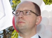 Яценюк снова обратится в ВАСУ относительно Президента