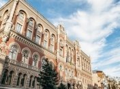 НБУ во вторник укрепил гривну на уровне ниже 25 грн за доллар