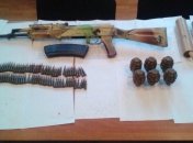 СБУ обнаружила в Широкином схрон с оружием и боеприпасами