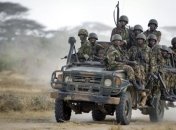 Авто с полицейскими подорвалось на взрывном устройстве в Кении: 12 погибших