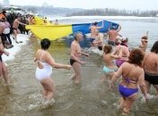 Как правильно купаться в проруби