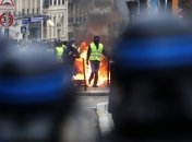 Власти Франции проверяют информацию об организации Россией "желтых жилетов"