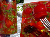 Помідори чері у пряній томатній заливці