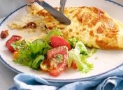 Смачний омлет із ситною начинкою