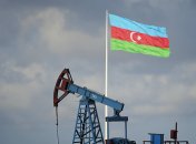 Азербайджан своих не бросает