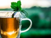 Названо 7 напитков, которые могут успокаивать и защищать от стресса