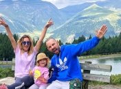 Андрей Бедняков показал семейный отдых в кругу своих девочек 