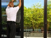 Пленка на окна может защитить и от солнечных лучей