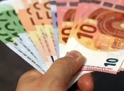 Курс валют 12 ноября: евро продолжает терять позиции