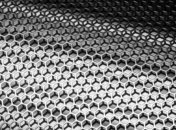 Ученые изобрели наносетку, которая улучшит доставку лекарств и заживление ран