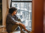 Конденсат на окне - частое явление осенью и зимой