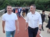 Защита чести и достоинства: братья Кличко будут судиться с "1+1"