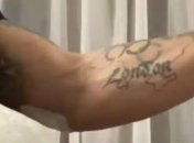 Усик продемонстрировал тату с картой Украины (Видео)