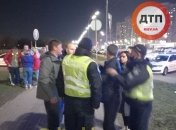 Вырывали девушке волосы и стреляли: в Киеве посреди ночи устроили кровавые разборки (фото, видео)