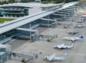 До "Борисполя" продовжують повертати із-за кордону українців