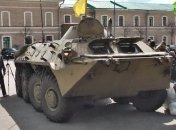 В Харькове волонтеры передали отремонтированный БТР 92-й ОМБ (Видео)