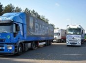 40 грузовиков гумпомощи из Германии уже разгружены