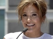 Дженнифер Лопес осудили за выступление 