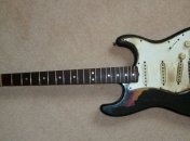 Электрогитары "Фендер" теряют популярность