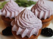 Маффины с ежевикой.