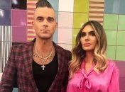 Певец Робби Уильямс не может попасть домой (Видео)