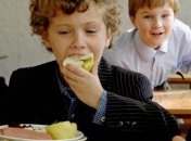 На Харьковщине школьники пострадали из-за некачественного питания