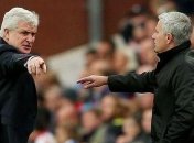 Хьюз толкнул Моуриньо, потому что "он был в его технической зоне"