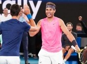 "Выглядит ужасно": Надаль показал Джоковичу средний палец (Видео)