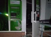 В Киеве неизвестные путем подрыва пытались получить деньги из банкомата (Фото)