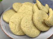 Молочні коржики смакують з теплим молоком