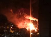 На атакованому об'єкті вирує сильна пожежа