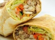 Массовое отравление шаурмой в Киеве: стало известно, кто поставлял курятину