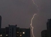 Магия и феерия: видео грозы в Киеве вызвало восторг 