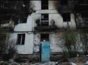 Ворог масовано обстрілює місто — багато будинків зруйновано