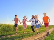 Летний лагерь: как помочь ребенку адаптироваться и когда стоит отказаться от отдыха