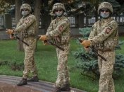 Бойовики до Дня захисника України влаштували обстріл і вторгнення на Донбасі