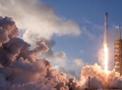 SpaceX снова перенесла запуск своих спутников в космос 