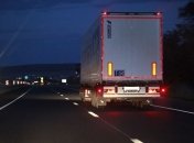 Зеленский подписал закон о штрафах за перегруженные фуры