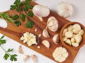 Чеснок незаменим во многих блюдах