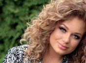 Яна Соломко крестила дочку без платка на голове и в прозрачной блузе