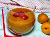 Рецепт дня: смузи из абрикосов с яблоком и апельсином