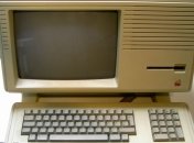 Первый компьютер Apple был собран не в гараже