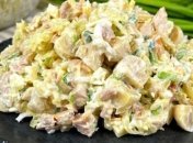 Салат з куркою та грибами сподобається усім