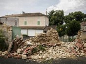 Сильное землетрясение во Франции: есть пострадавшие, разрушены жилые дома, школы и церкви