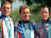 Из-за неправдивых мемуаров на велогонщика Армстронга подали в суд