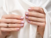Маникюр на короткие ногти может быть шикарным