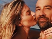 Модель з Victoria's Secret заявила про заручини на сторінці у Інстаграмі