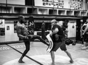 Джон Джонс победил Тьяго Сантоса раздельным решением судей