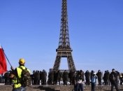 "Отметить" полгода протестов во Франции вышли меньше трех тысяч "желтых жилетов"